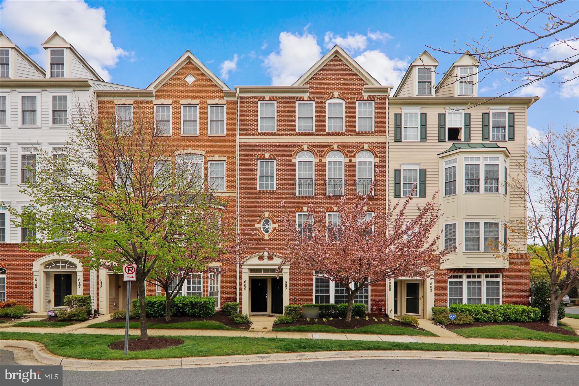 HIDDEN CREEK - Residential