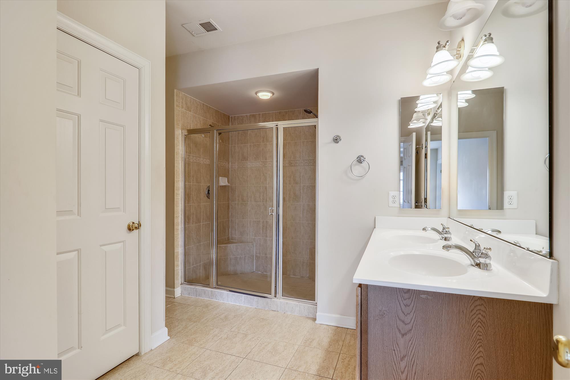 HIDDEN CREEK - Residential