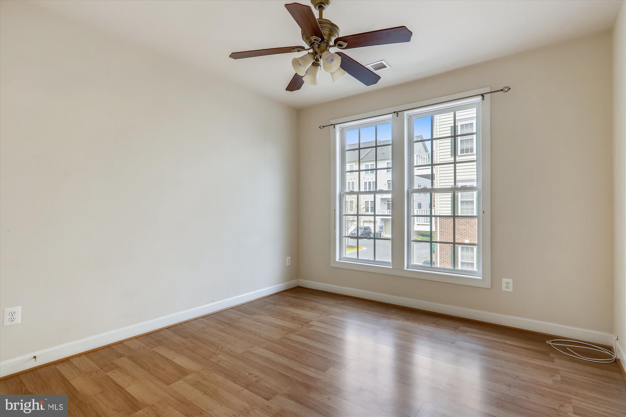 HIDDEN CREEK - Residential