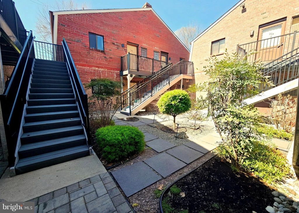 listing image 0