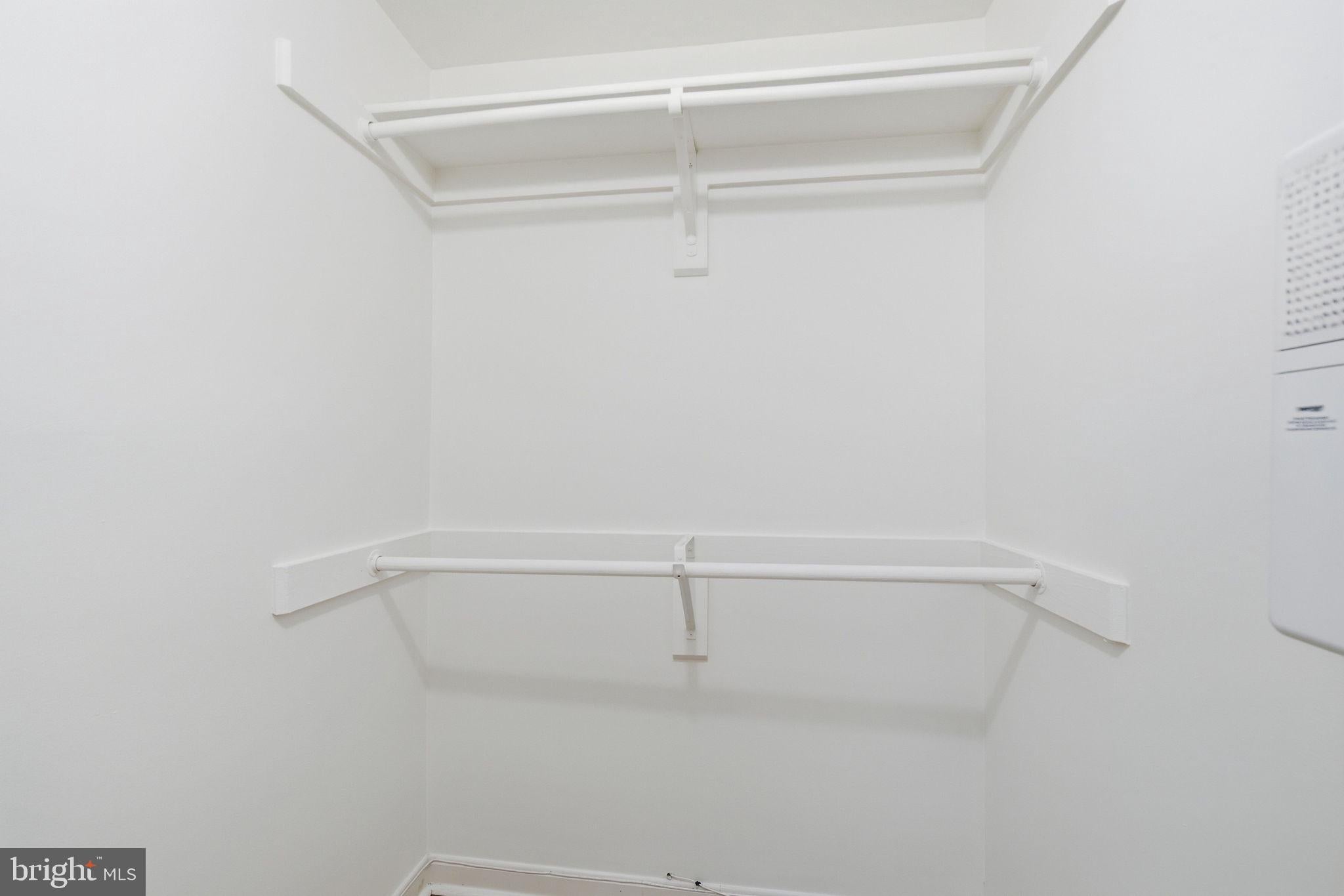 1728 N QUEENS LANE 3-181