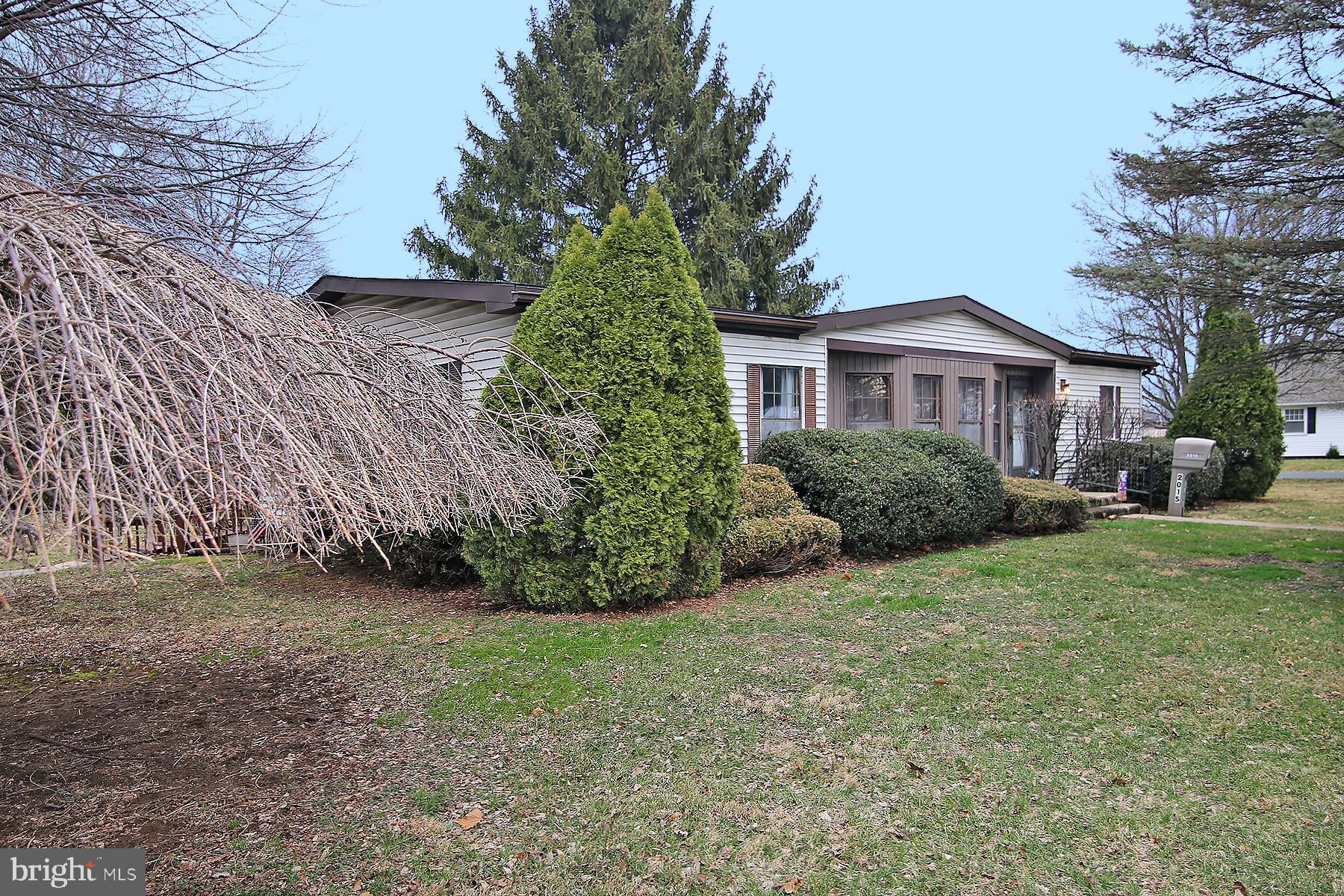 2015 E PENNSYLVANIA AVENUE