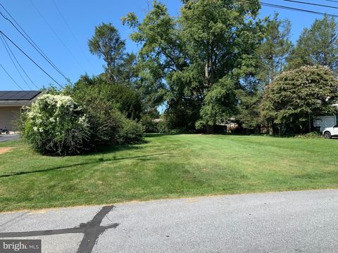 Photo of 2024 Meadow Ridge Drive, LANCASTER, PA 17601 (MLS # PALA2076392)