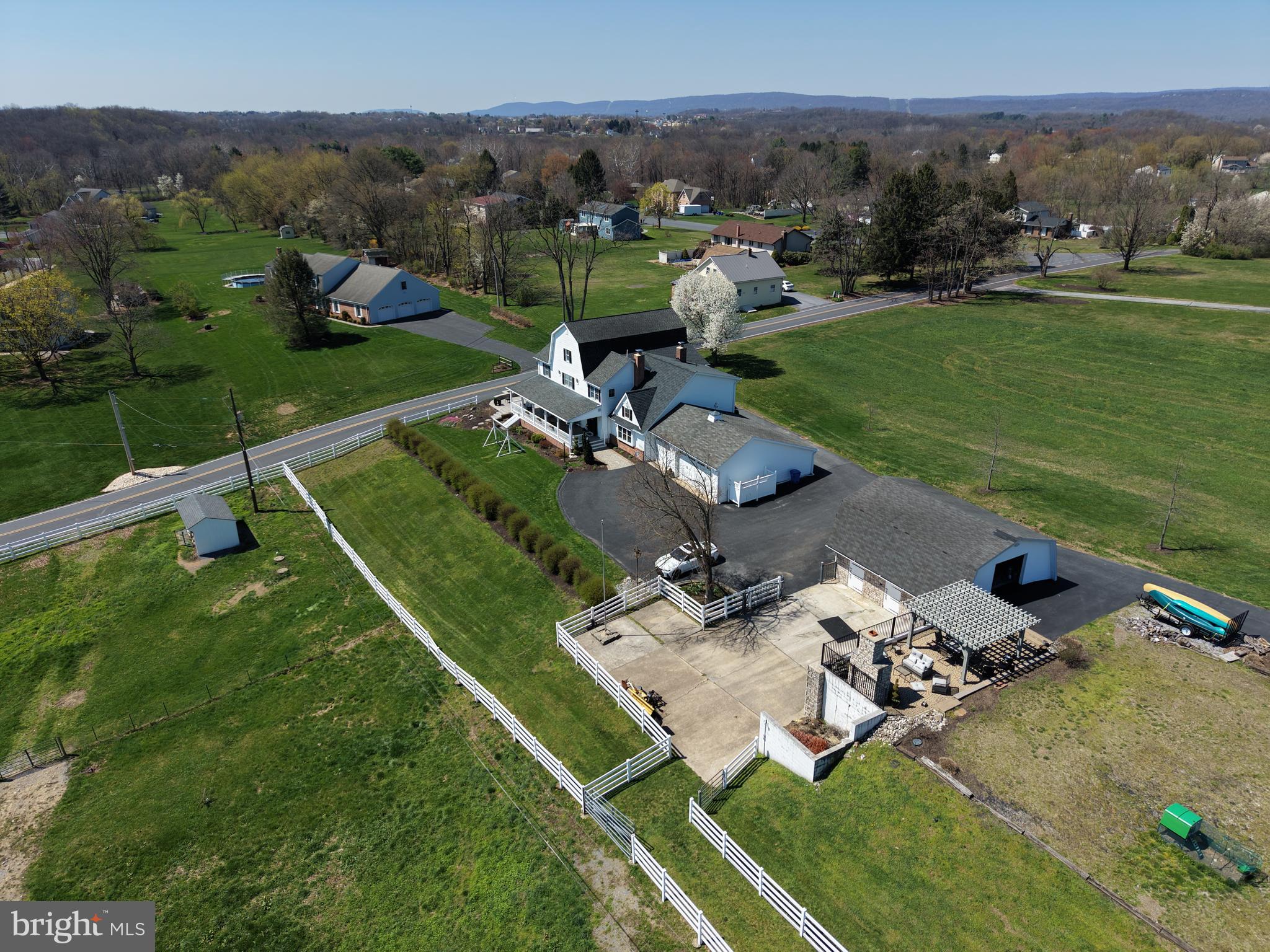 214 N MILL ROAD