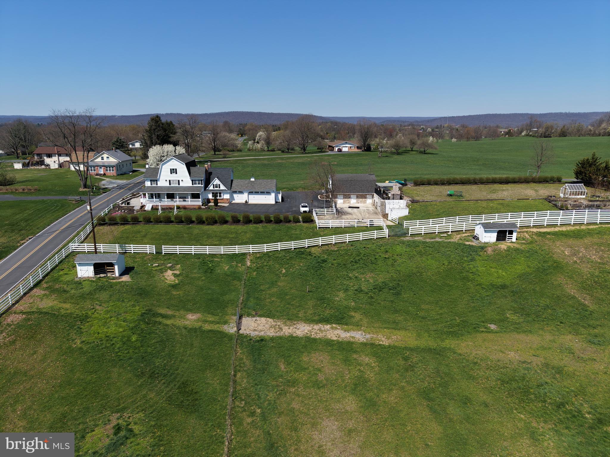 214 N MILL ROAD