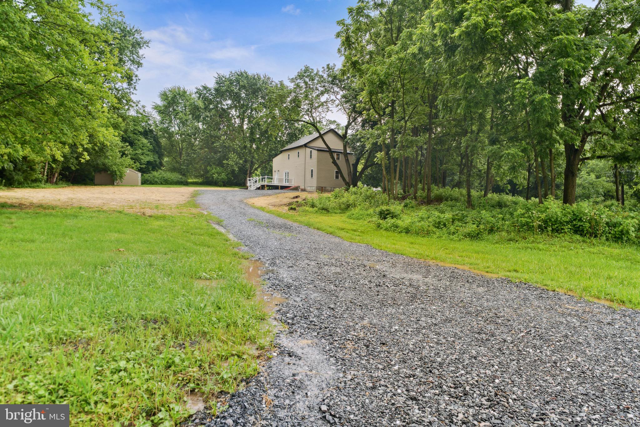 1195 TRAIL ROAD N