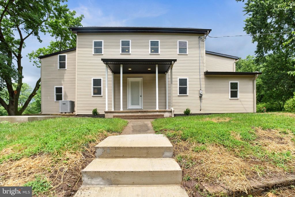 Photo of 1195 Trail Road N, ELIZABETHTOWN, PA 17022 (MLS # PALA2072456)