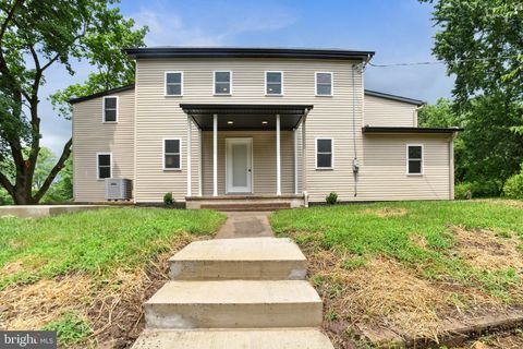 Photo of 1195 Trail Road N, ELIZABETHTOWN, PA 17022 (MLS # PALA2072456)