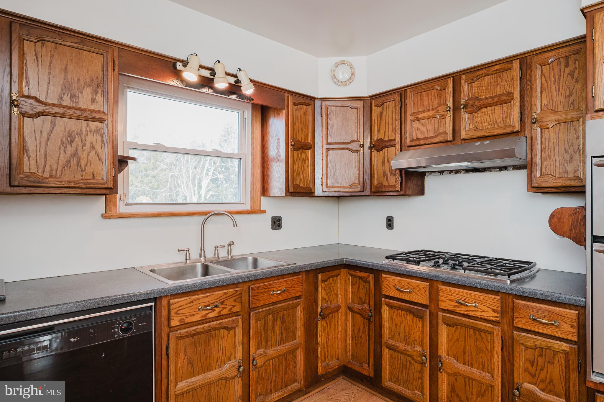 JARRETTSVILLE - Residential