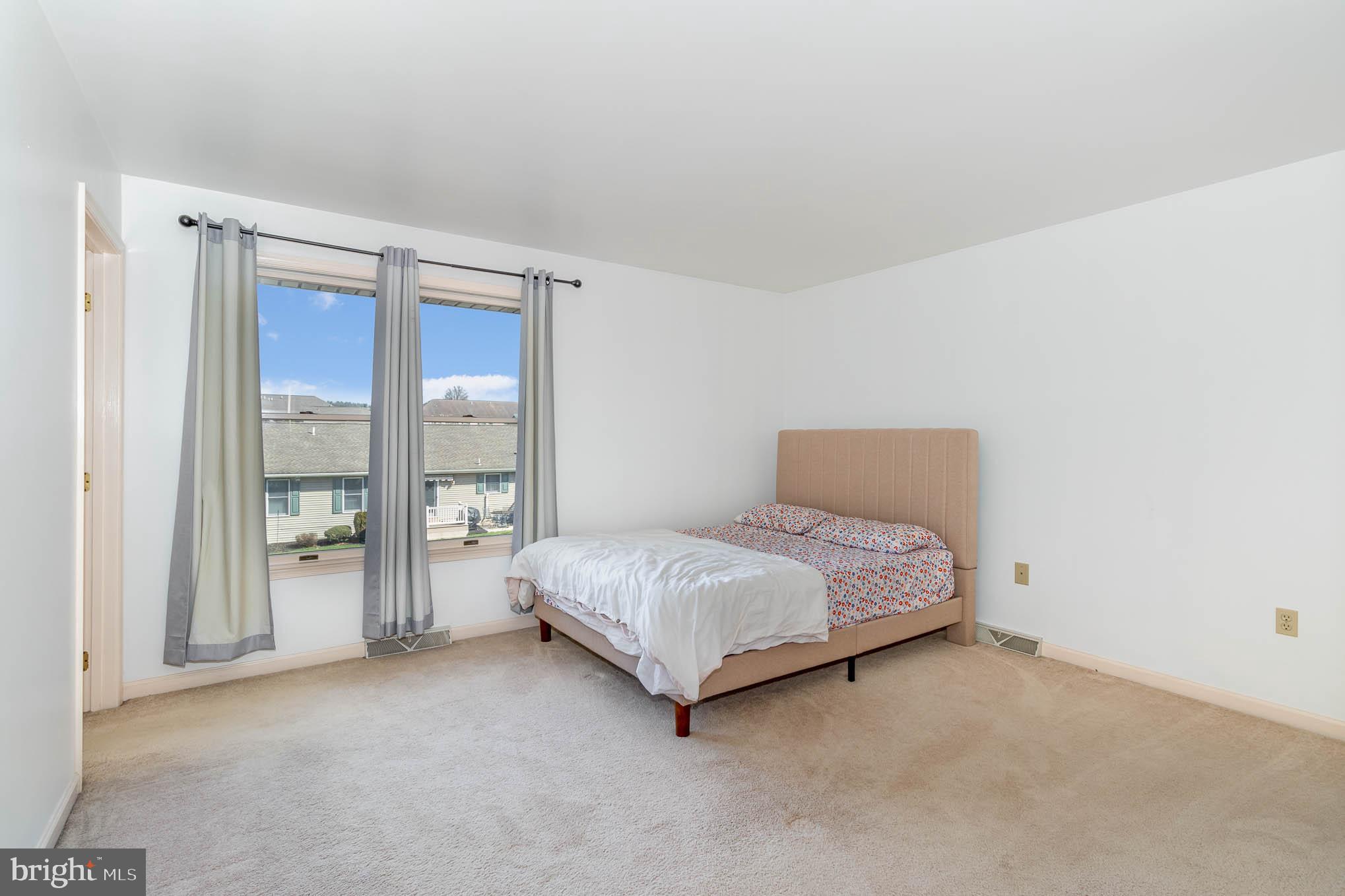 WOODRIDGE - Residential