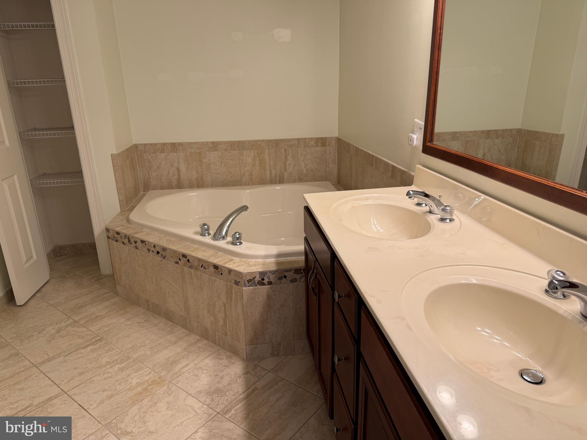 THE ENCLAVE AT ARUNDEL PRESERVE - Residential