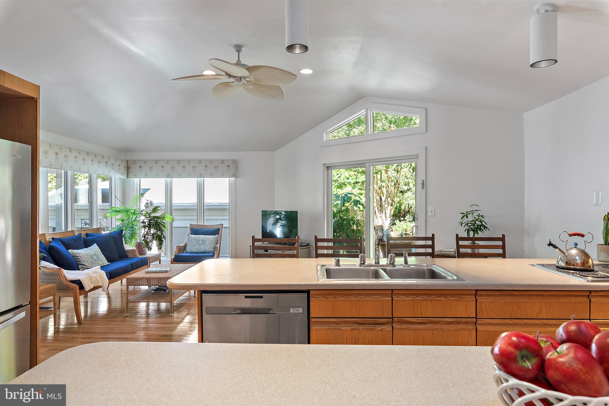 GIBSON ISLAND - Residential