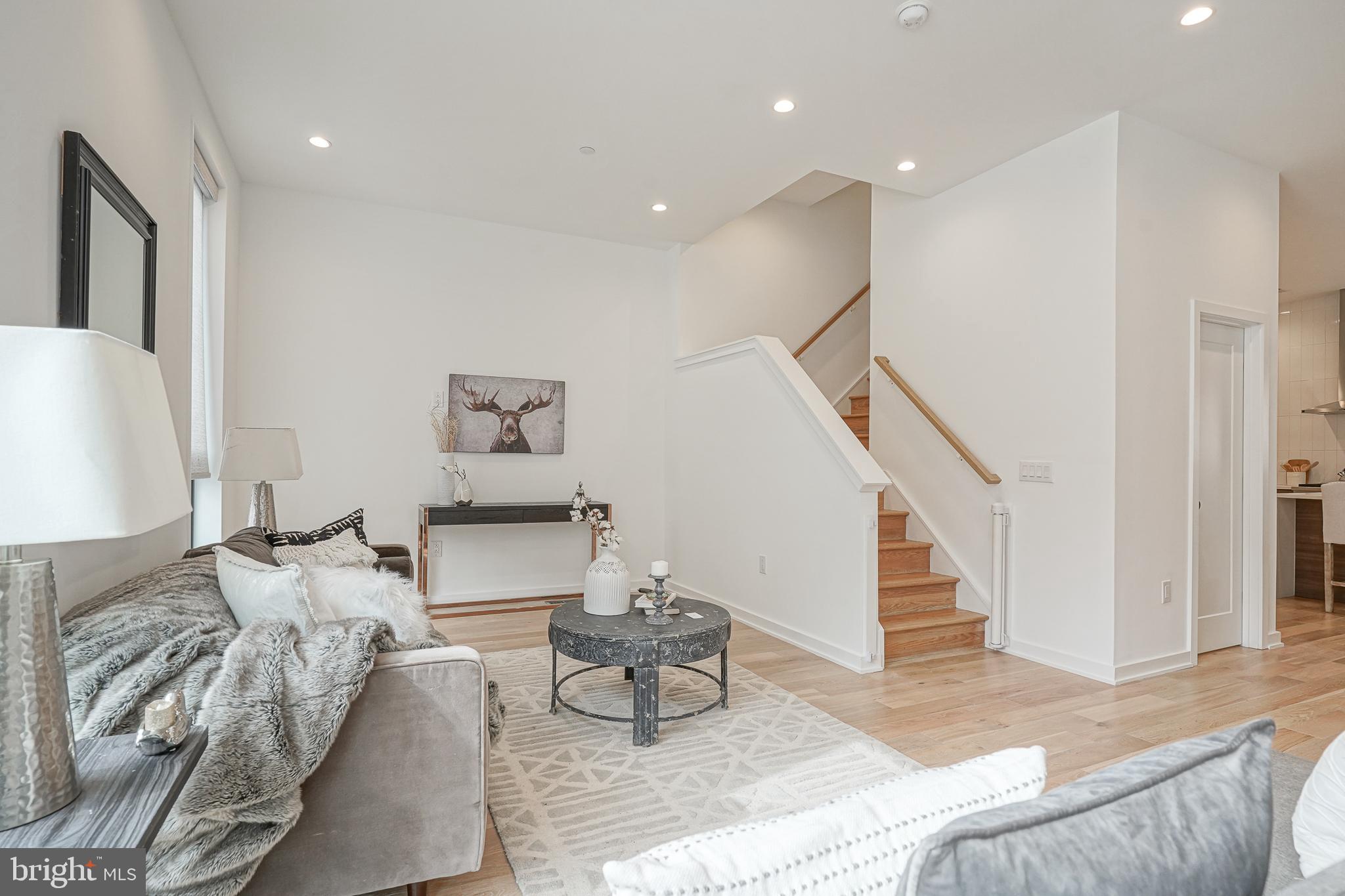 PASSYUNK SQUARE - Residential