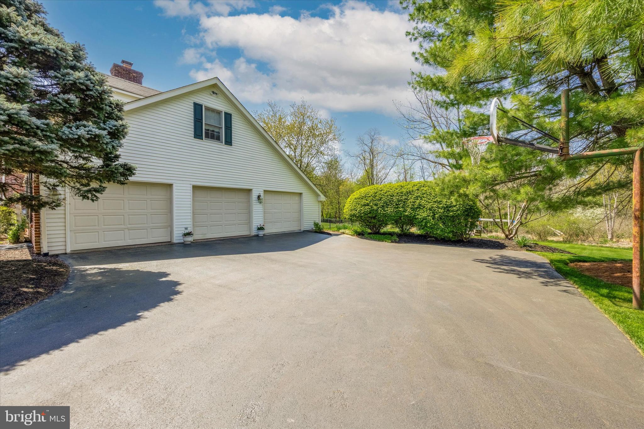 FOREST HILL - Residential