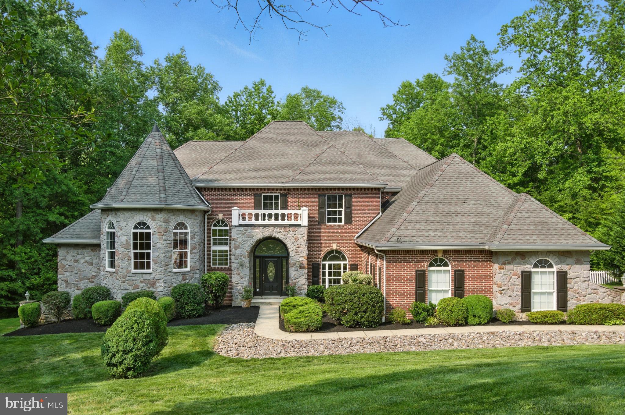 WINDSOR ESTATES - Residential