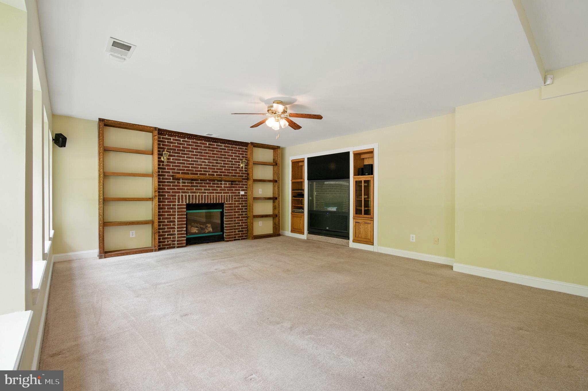 WINDSOR ESTATES - Residential