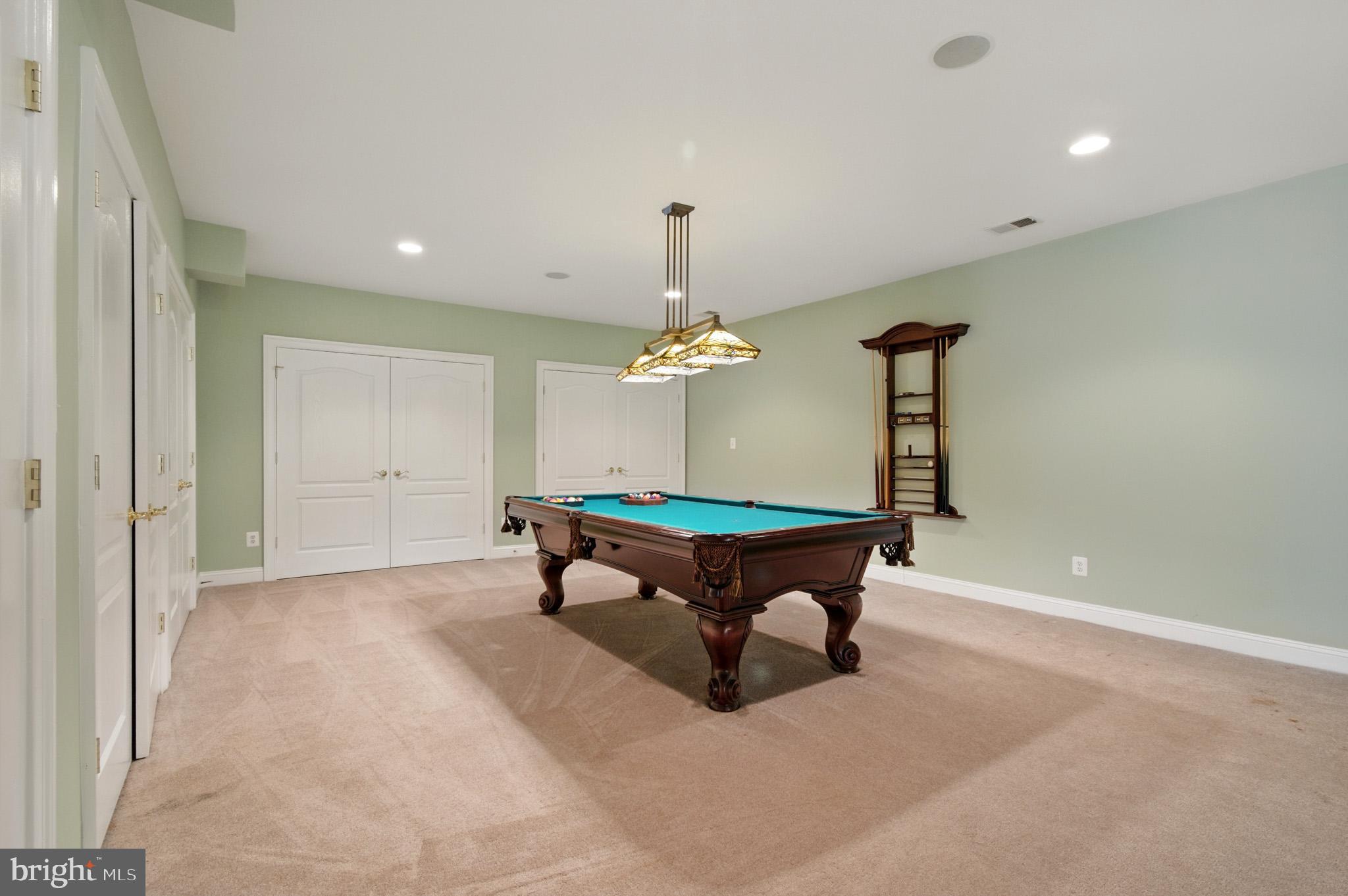 WINDSOR ESTATES - Residential