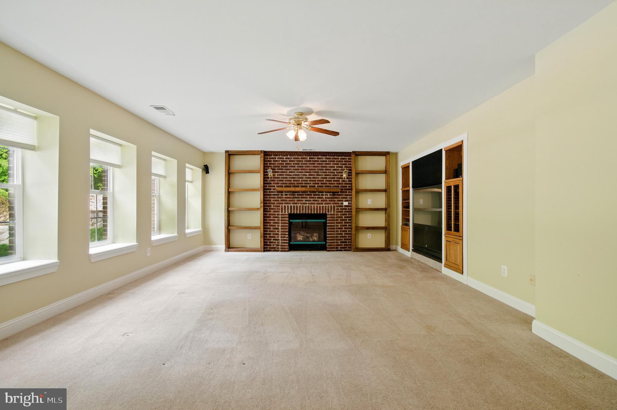WINDSOR ESTATES - Residential