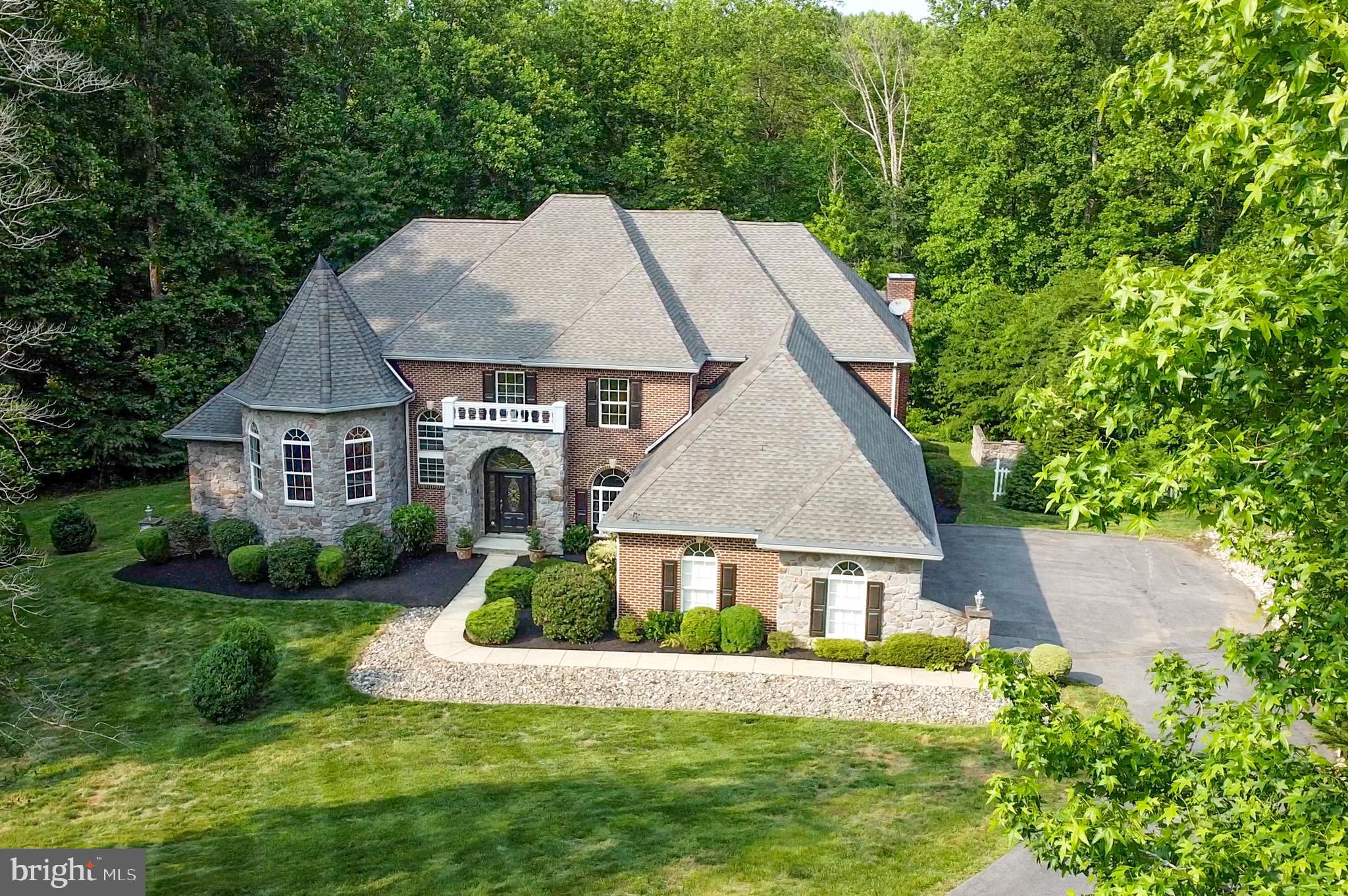 WINDSOR ESTATES - Residential