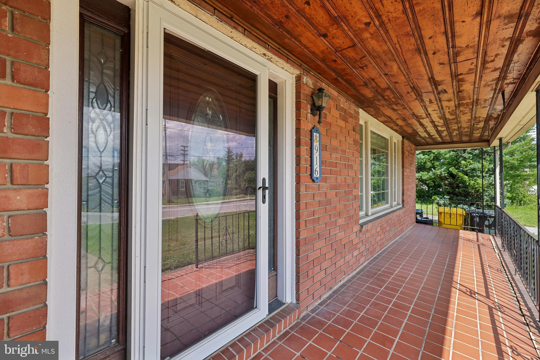 916 LYNVUE ROAD