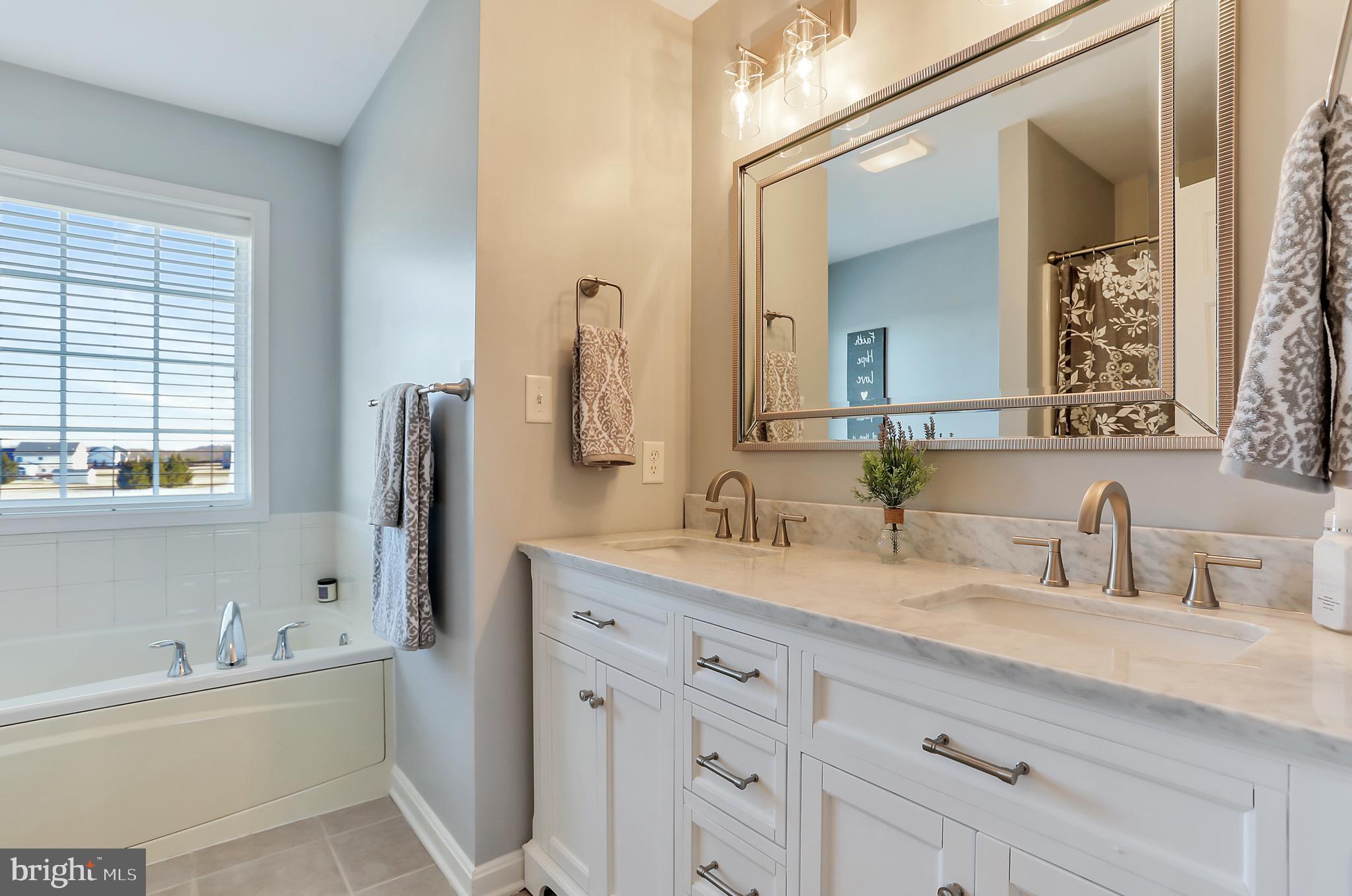 NORTH RIDGE - Residential