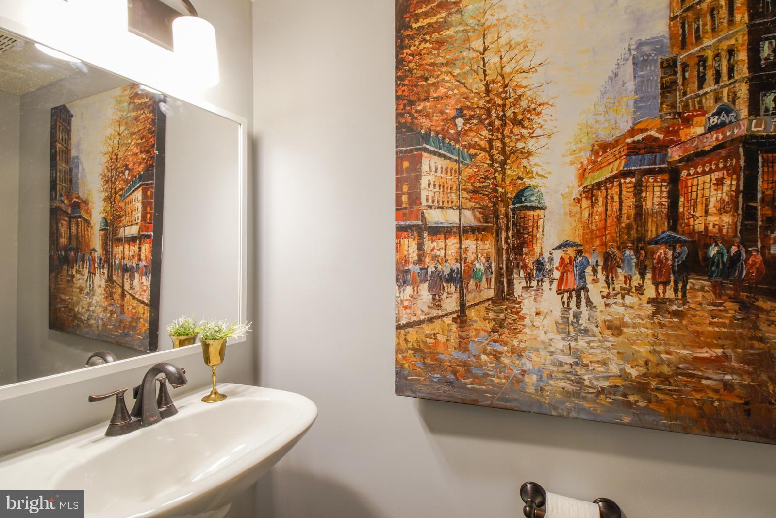 HERITAGE SQUARE - Residential