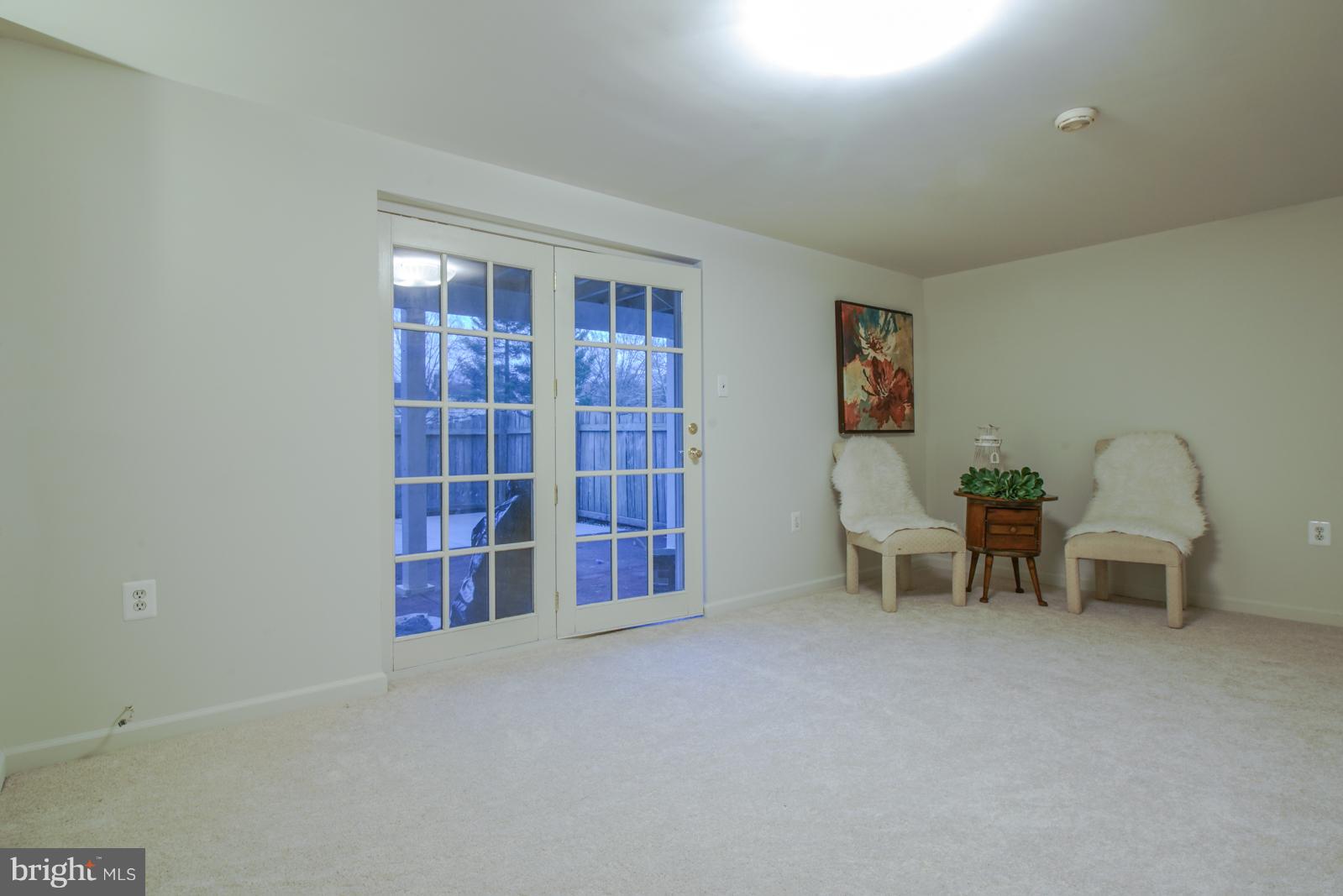 HERITAGE SQUARE - Residential