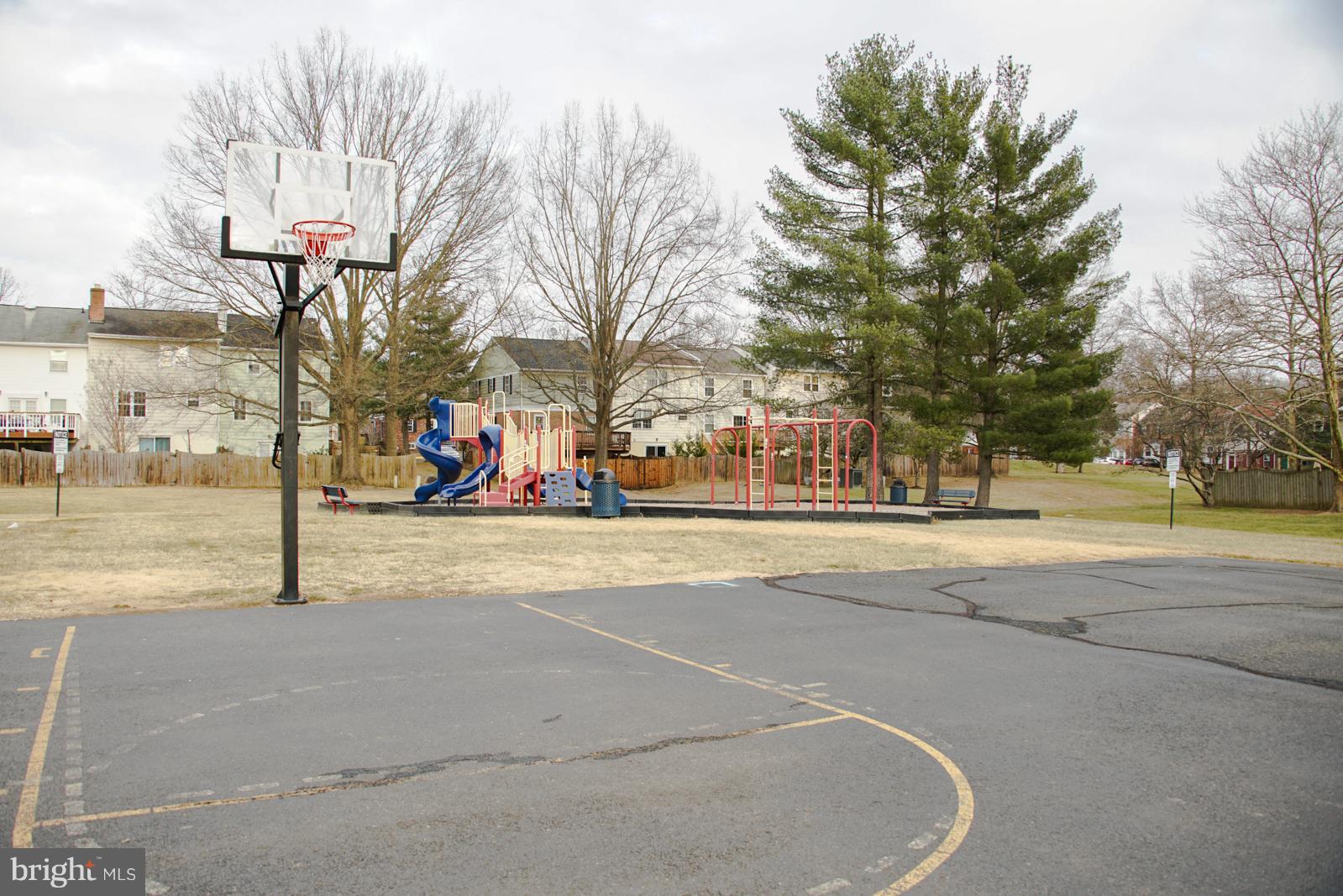 HERITAGE SQUARE - Residential