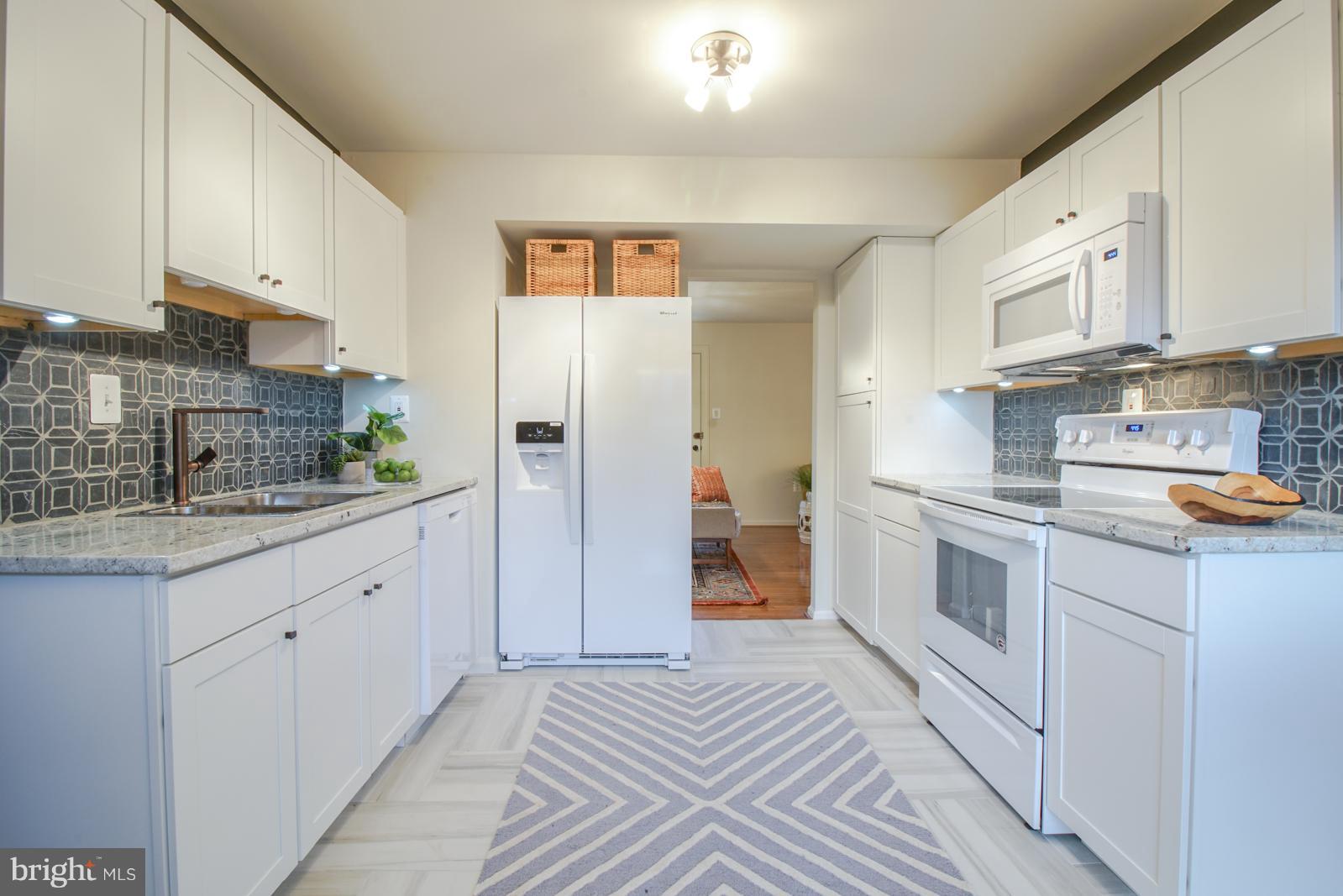 HERITAGE SQUARE - Residential