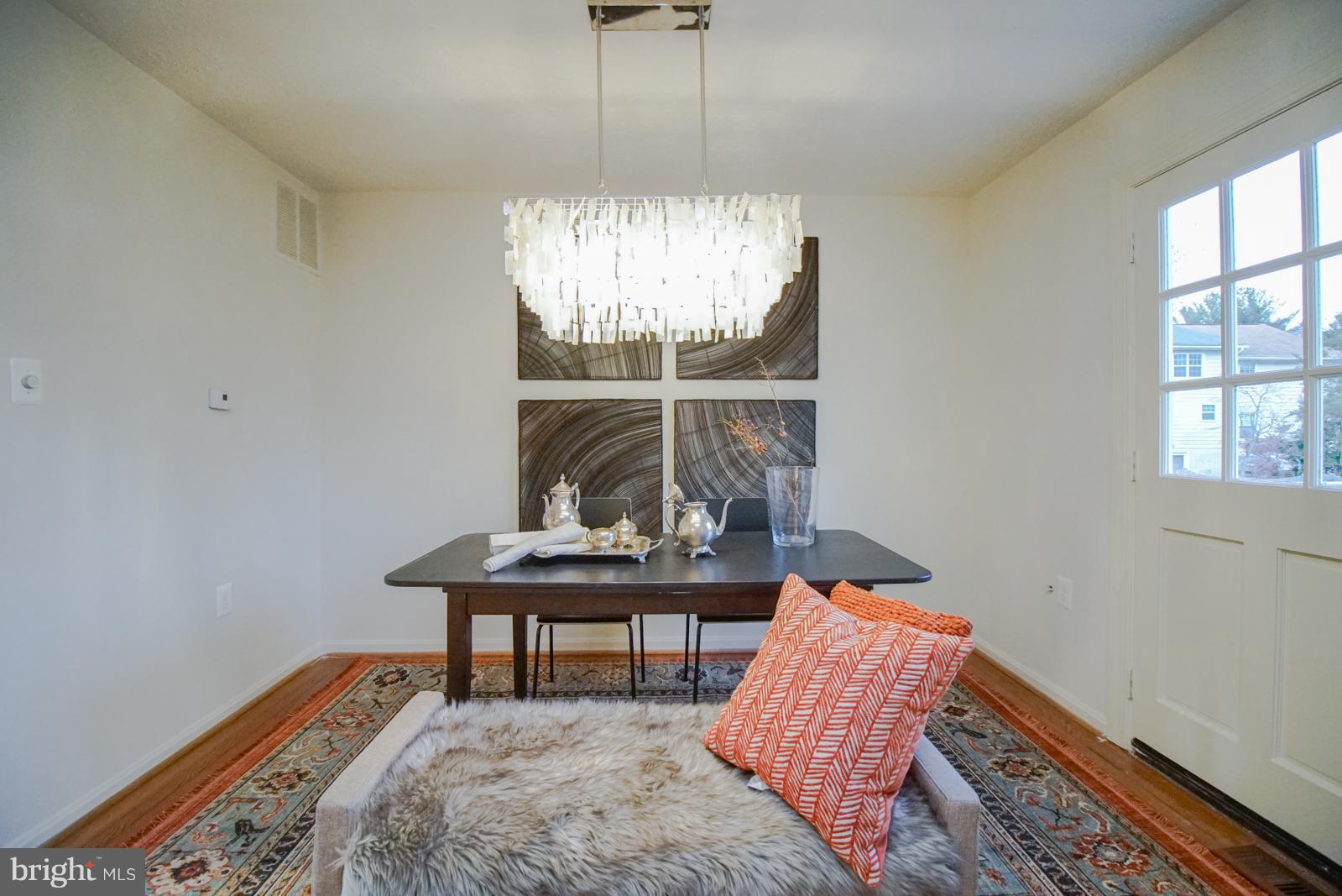 HERITAGE SQUARE - Residential