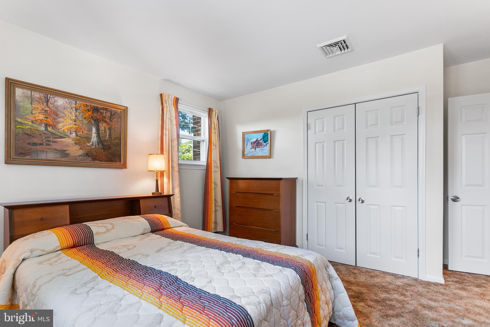 VILLAGE GREEN KNOLL - Residential