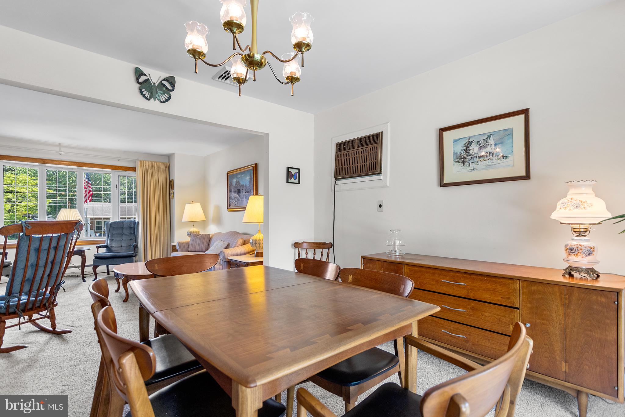 VILLAGE GREEN KNOLL - Residential