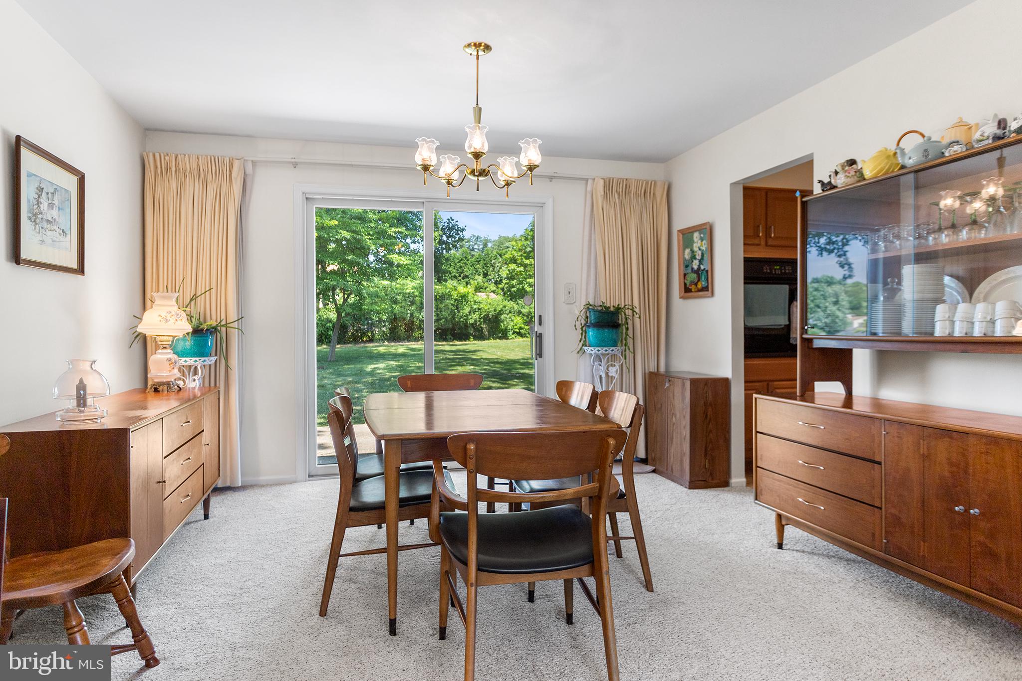 VILLAGE GREEN KNOLL - Residential