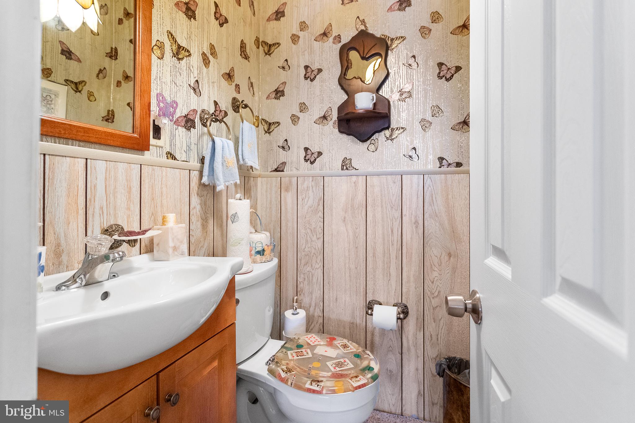 VILLAGE GREEN KNOLL - Residential