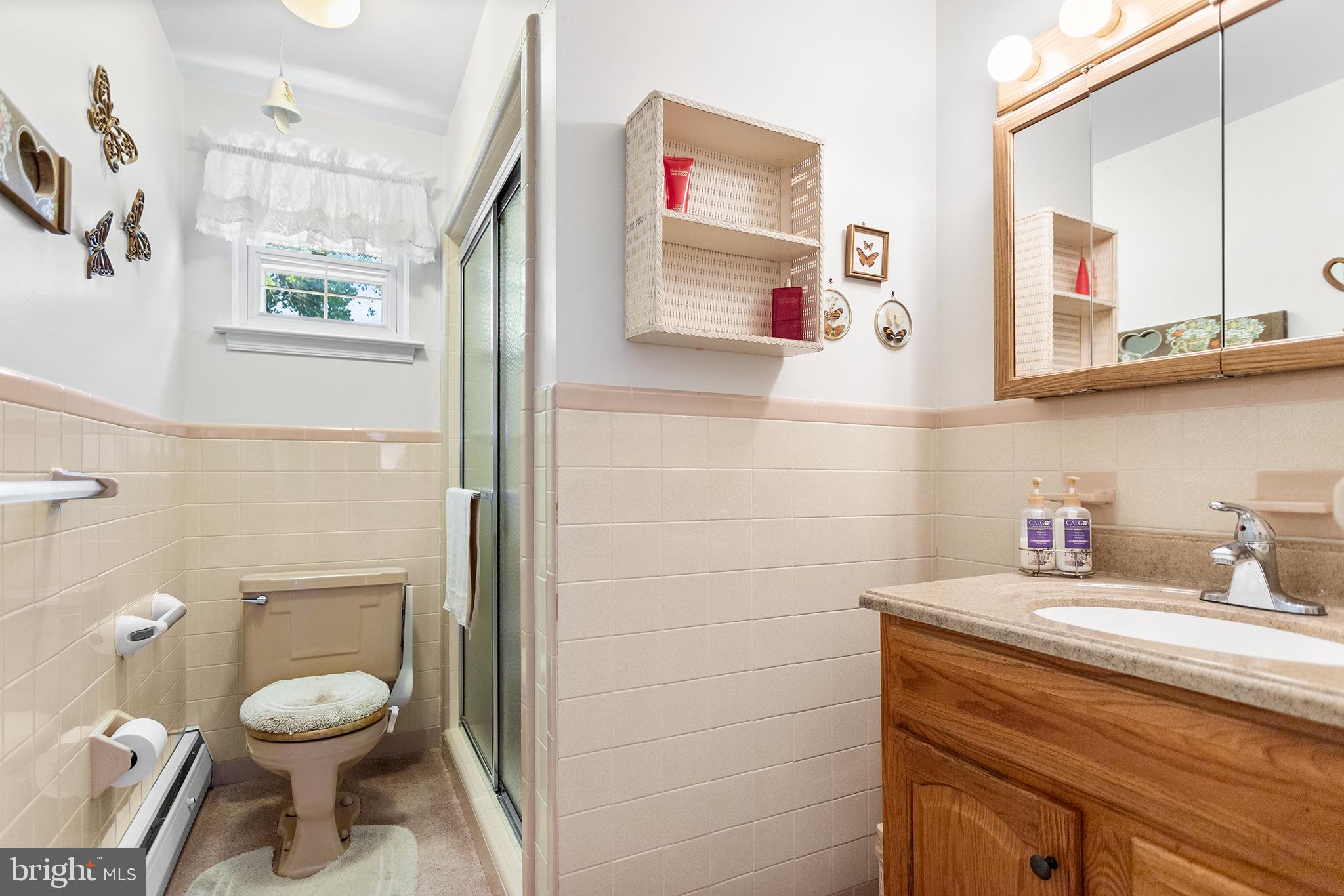 VILLAGE GREEN KNOLL - Residential