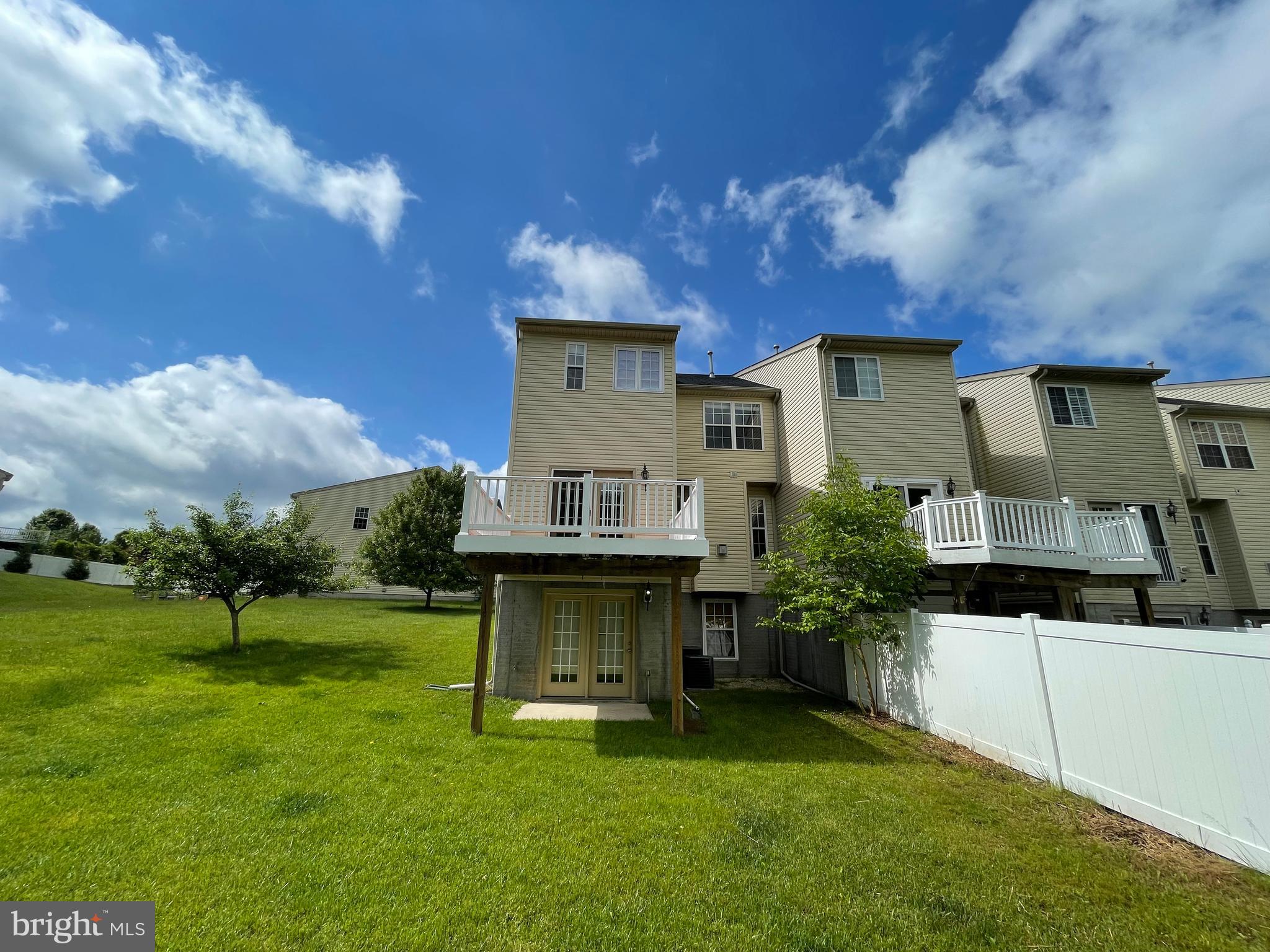 MONMOUTH MEADOWS - Residential