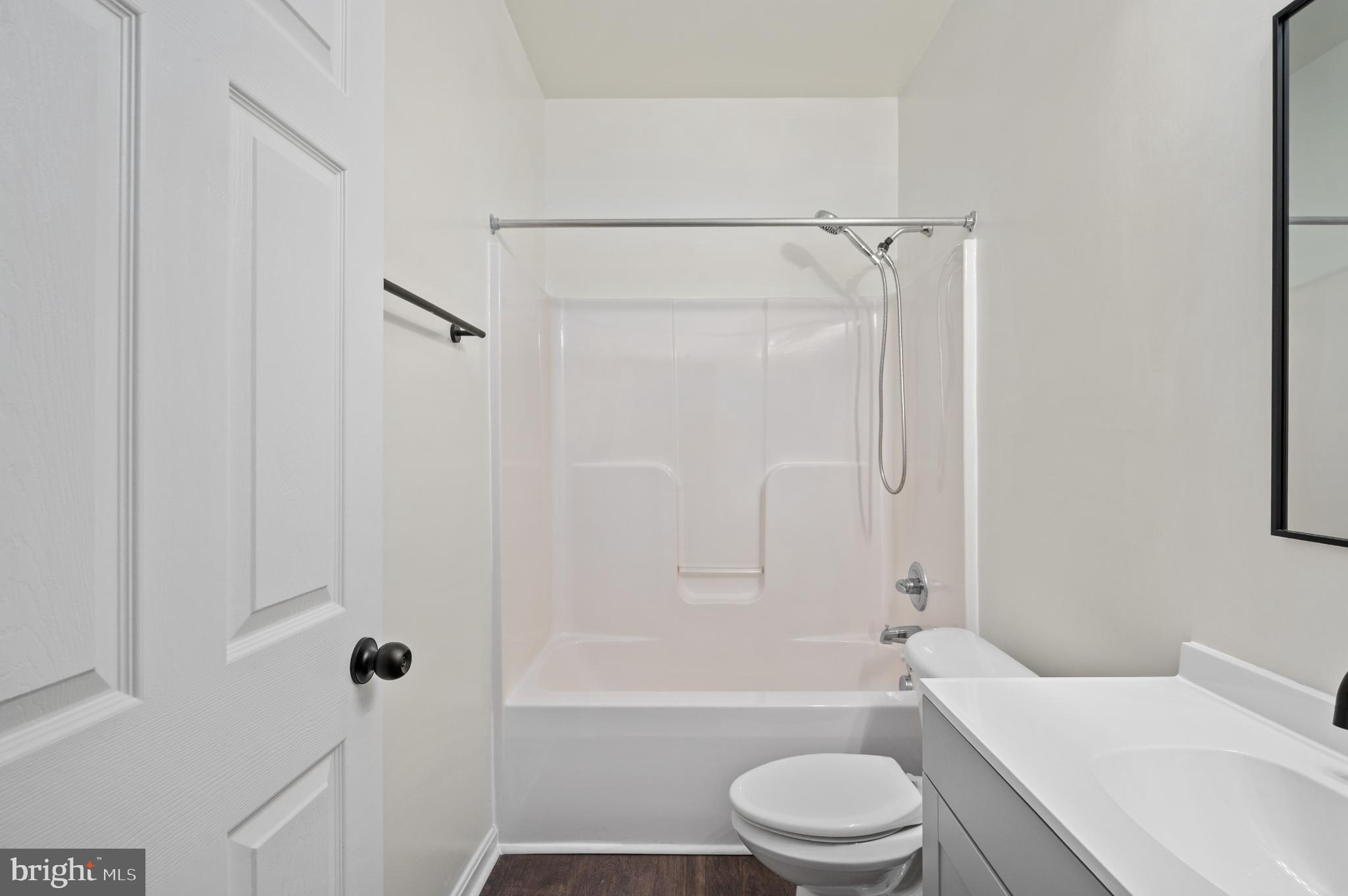 EQUESTRIAN ESTATES - Residential