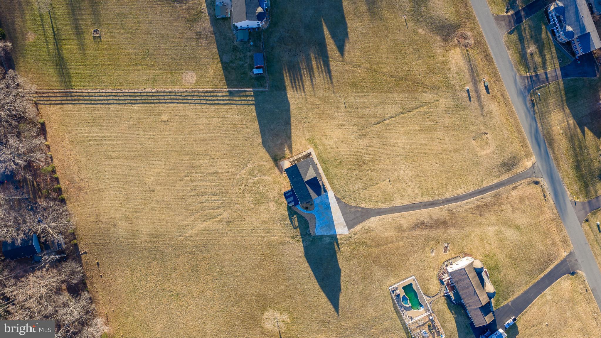 EQUESTRIAN ESTATES - Residential