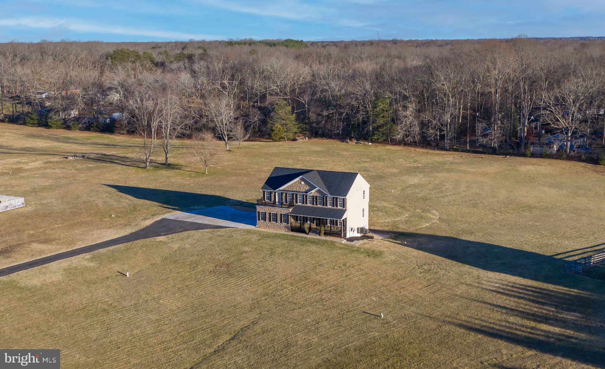 EQUESTRIAN ESTATES - Residential