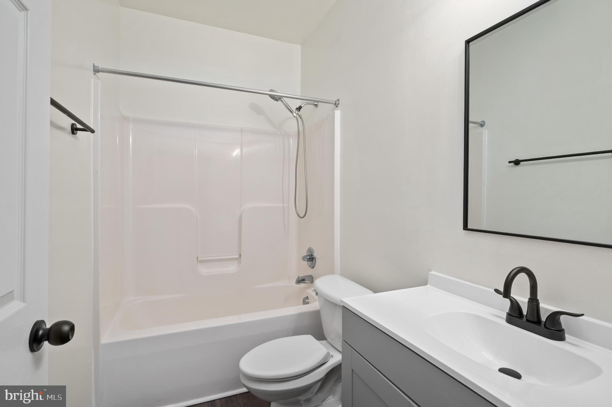 EQUESTRIAN ESTATES - Residential