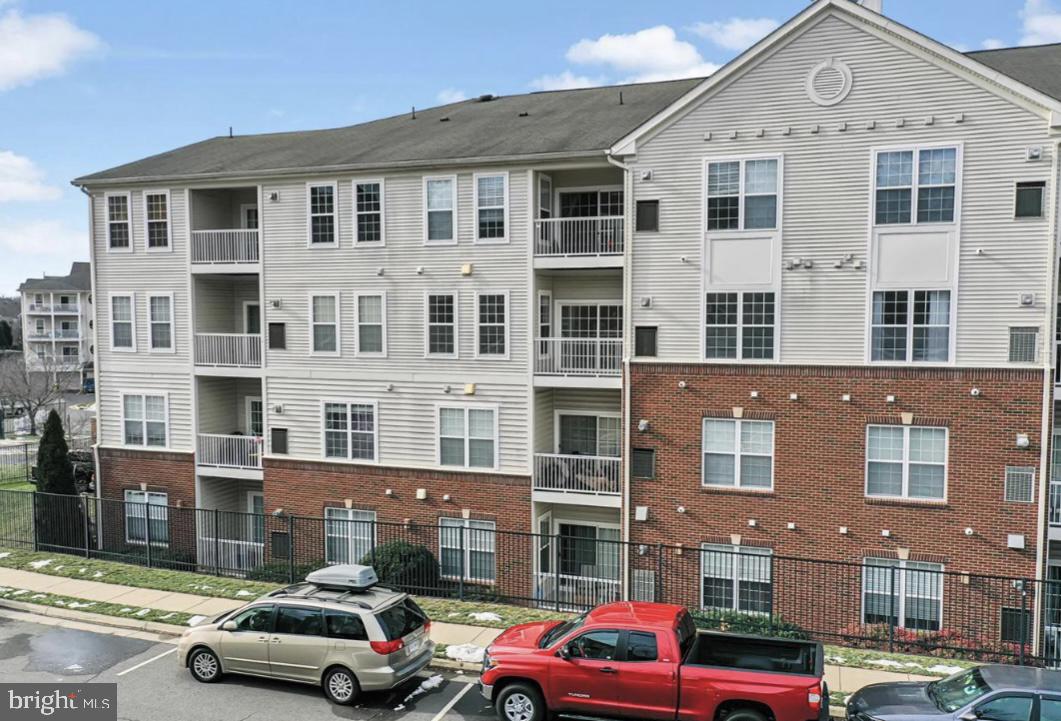 THE RESERVE CONDOMINIUMS - Residential Lease