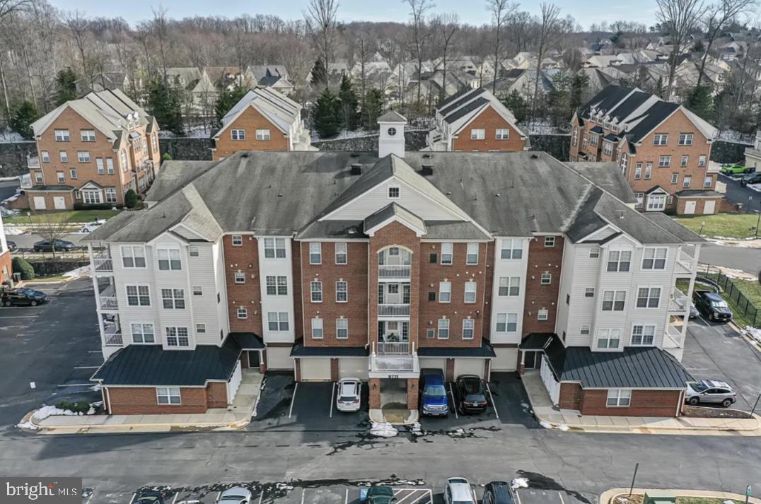 THE RESERVE CONDOMINIUMS - Residential Lease