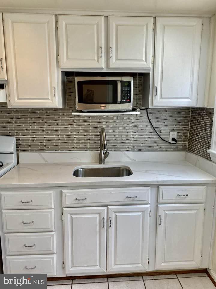 IVERSON VILLAGE CONDO - Residential Lease