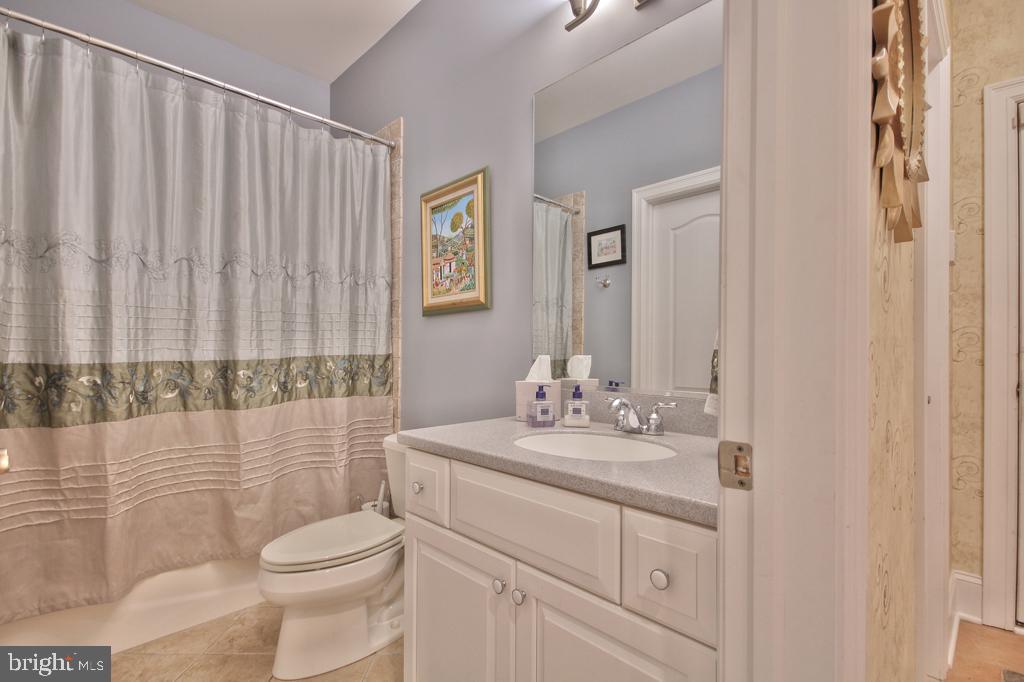 SADDLE RIDGE - Residential