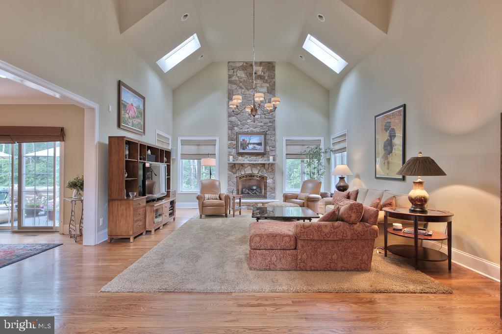 SADDLE RIDGE - Residential