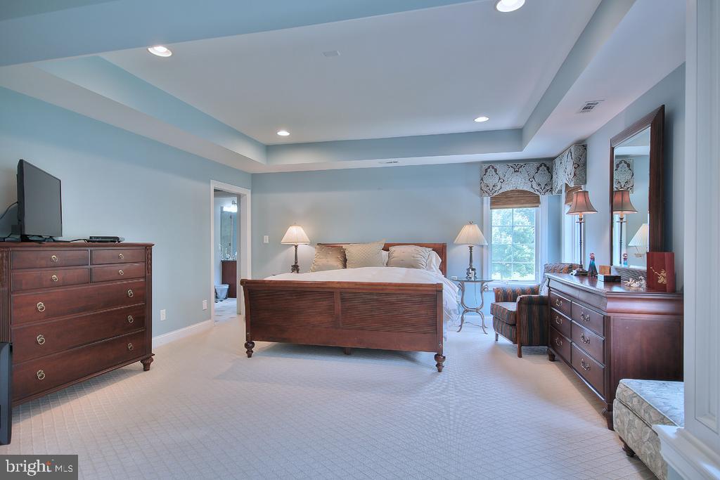 SADDLE RIDGE - Residential