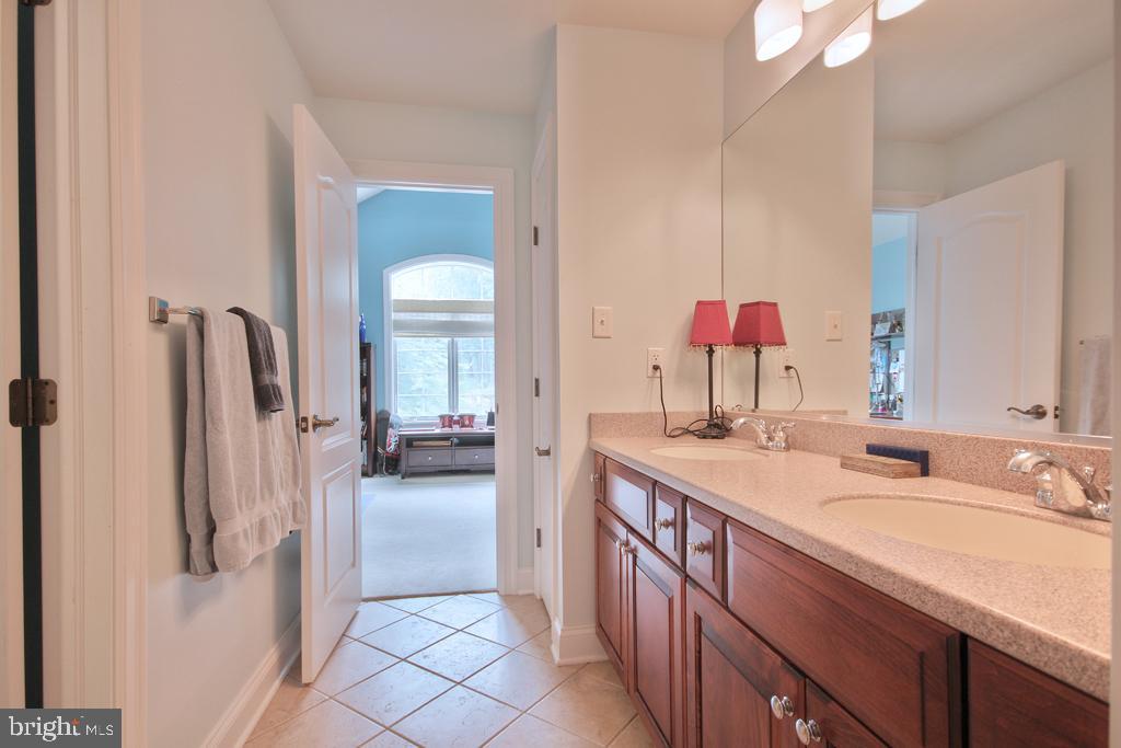 SADDLE RIDGE - Residential