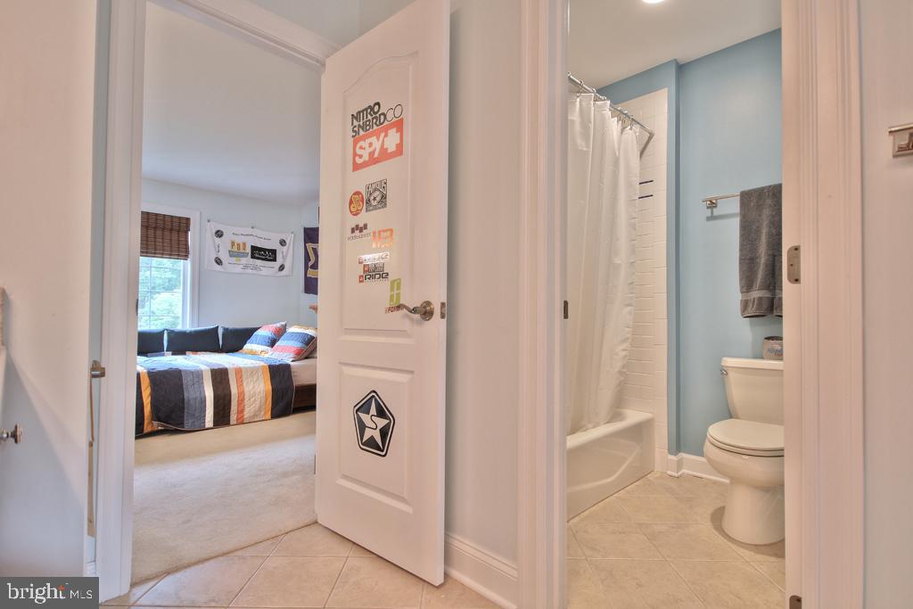 SADDLE RIDGE - Residential