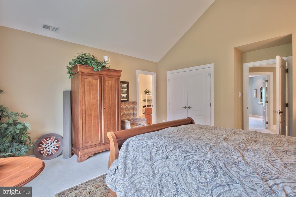 SADDLE RIDGE - Residential