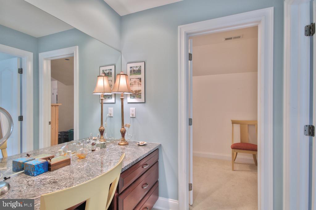 SADDLE RIDGE - Residential